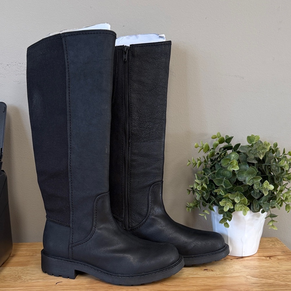Clark’s Black Side Zip Knee-High Boots - Size 6 Regular